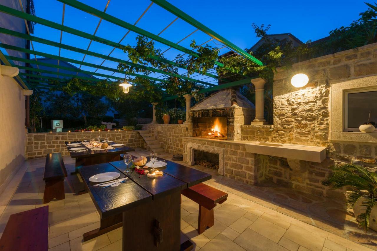 Apartments Villa Vallum Bol Dış mekan fotoğraf