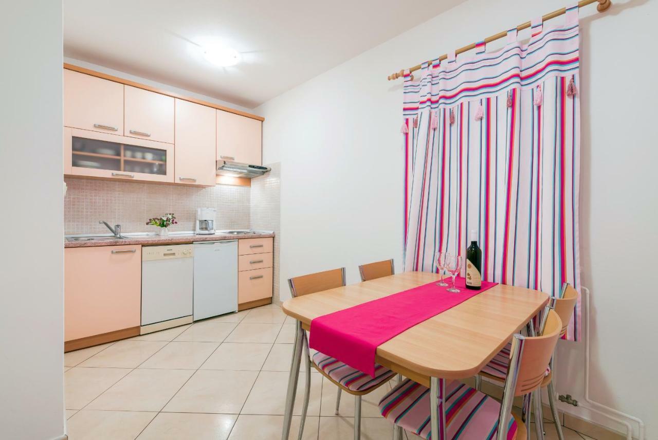 Apartments Villa Vallum Bol Dış mekan fotoğraf