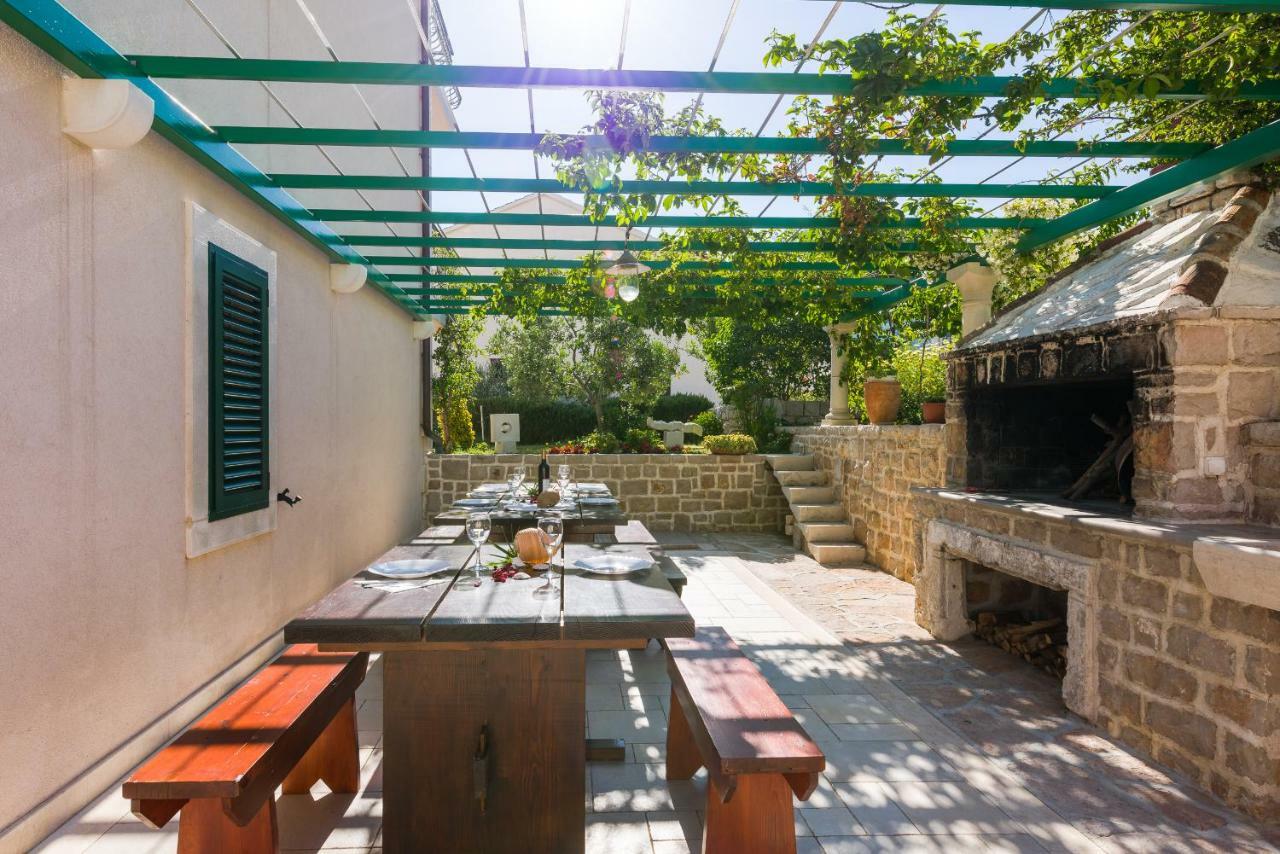 Apartments Villa Vallum Bol Dış mekan fotoğraf