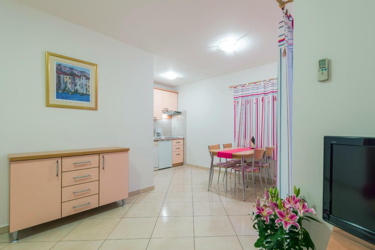 Apartments Villa Vallum Bol Dış mekan fotoğraf
