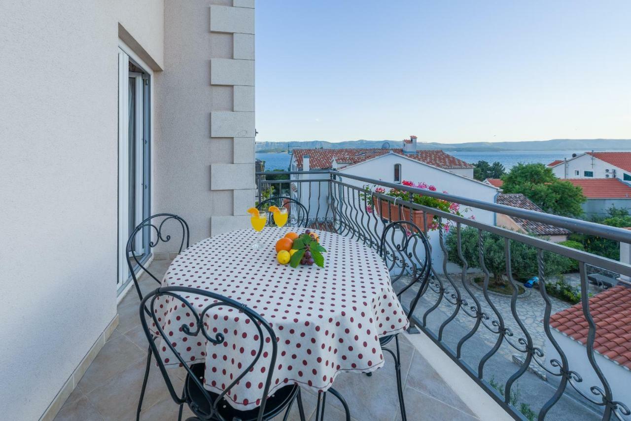 Apartments Villa Vallum Bol Dış mekan fotoğraf