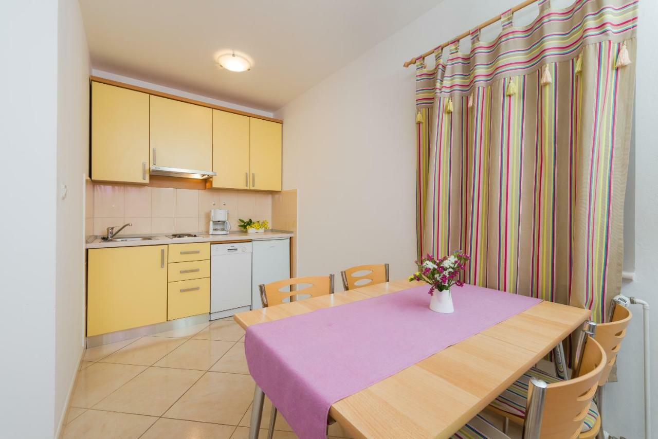 Apartments Villa Vallum Bol Dış mekan fotoğraf