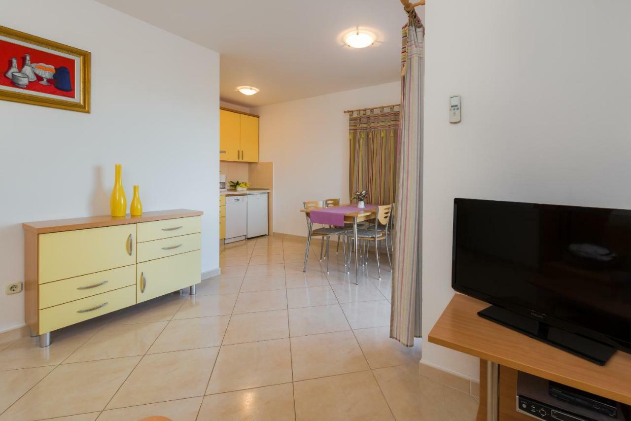 Apartments Villa Vallum Bol Dış mekan fotoğraf