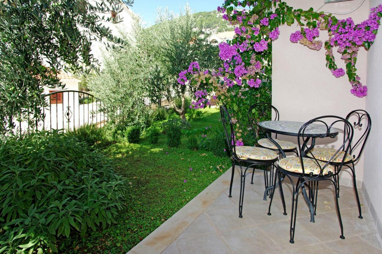 Apartments Villa Vallum Bol Dış mekan fotoğraf
