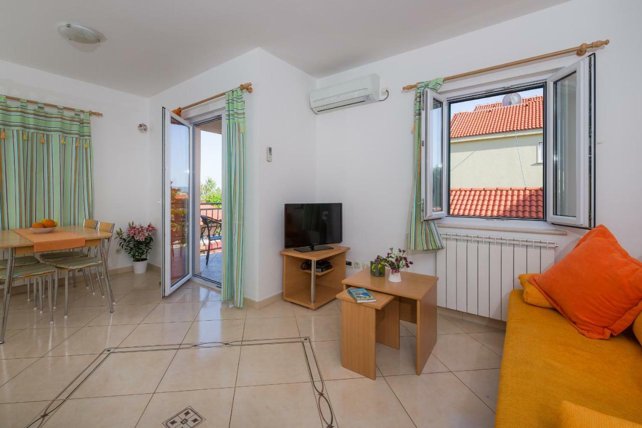 Apartments Villa Vallum Bol Dış mekan fotoğraf